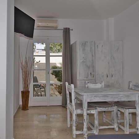Ira Apartments Kamari  Bagian luar foto