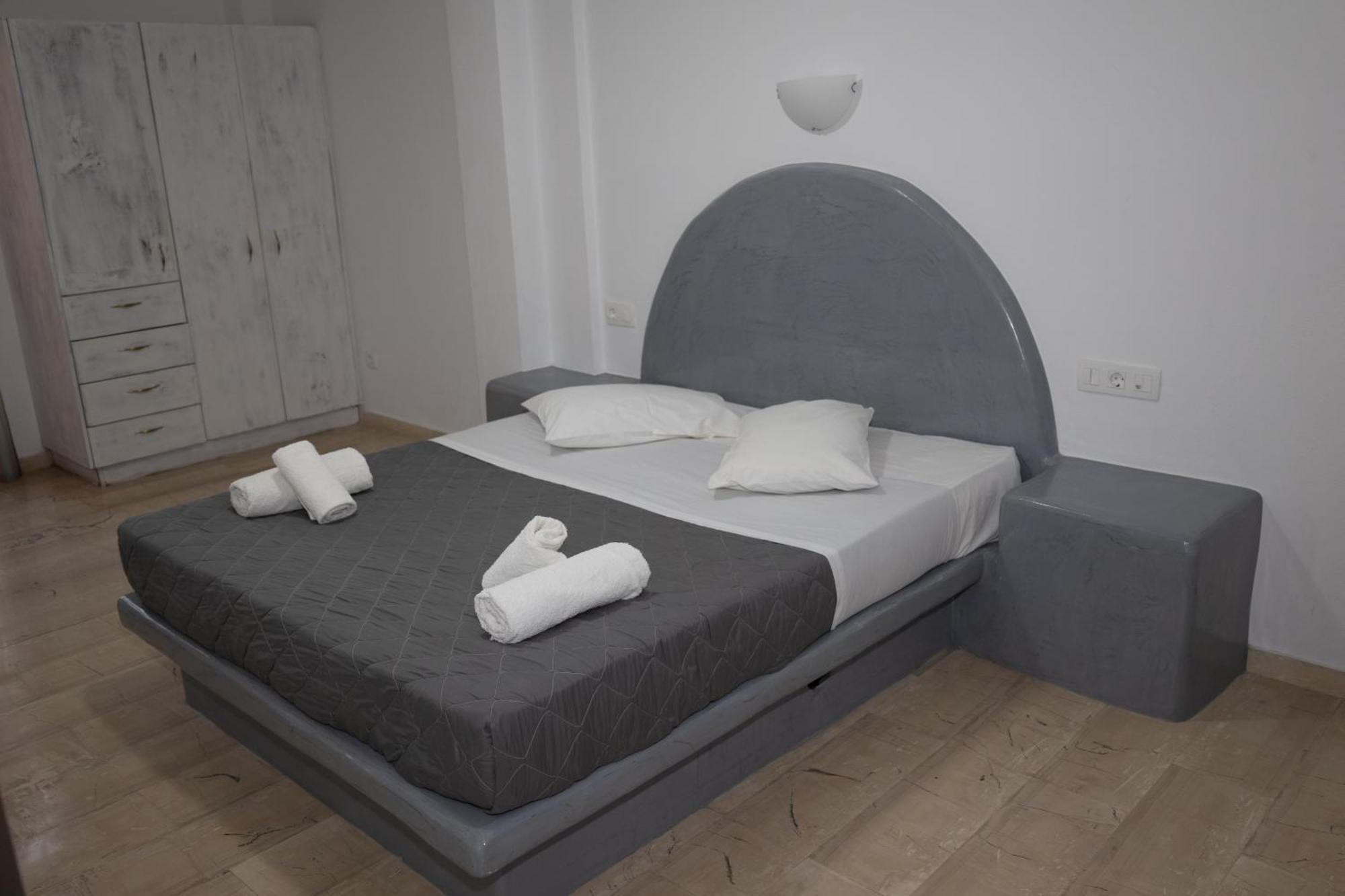Ira Apartments Kamari  Bagian luar foto