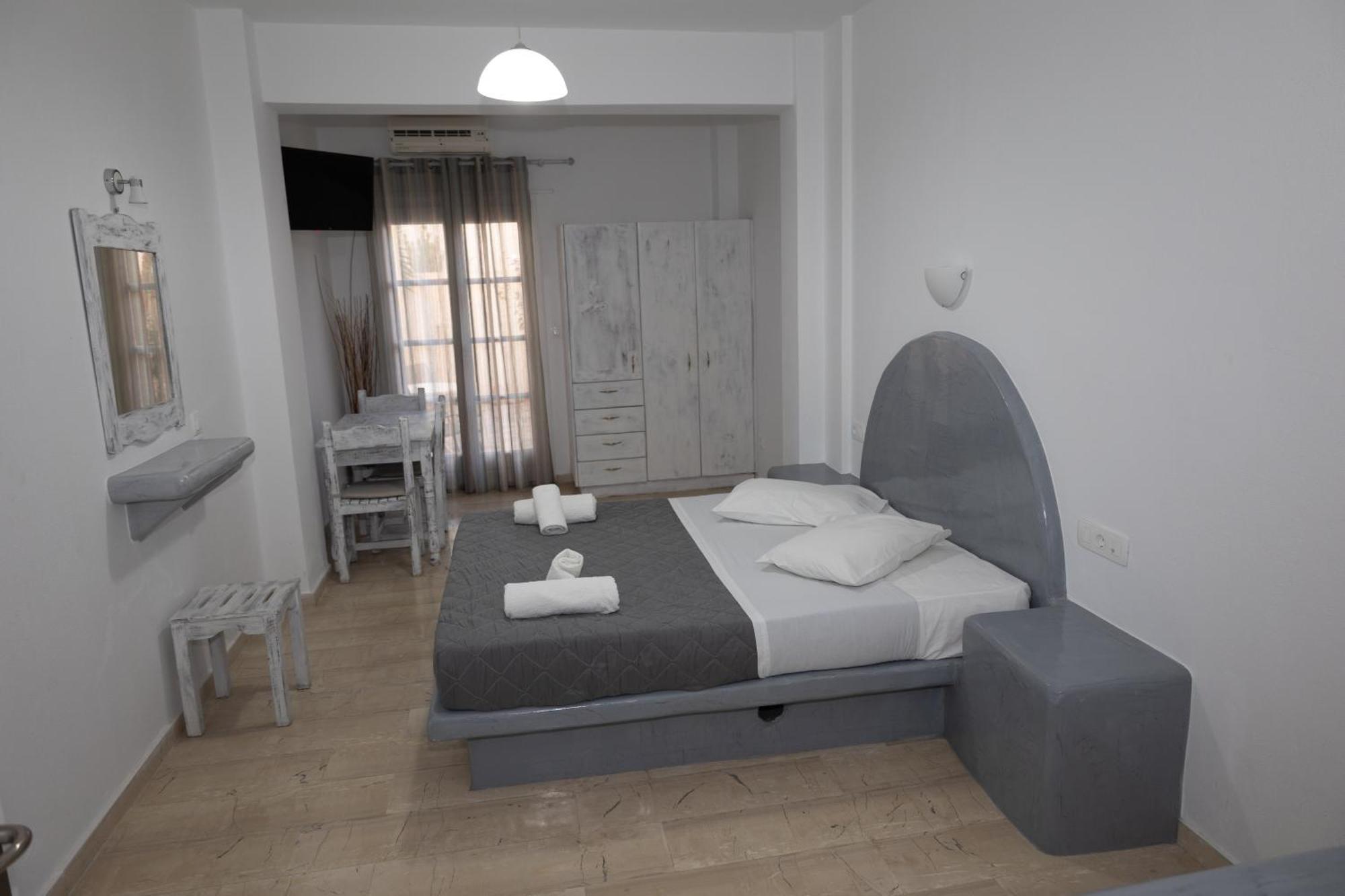 Ira Apartments Kamari  Bagian luar foto