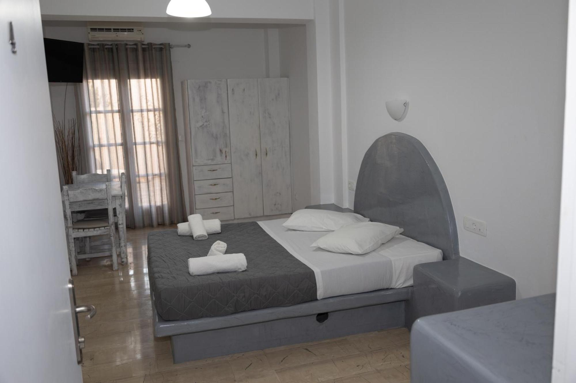 Ira Apartments Kamari  Bagian luar foto