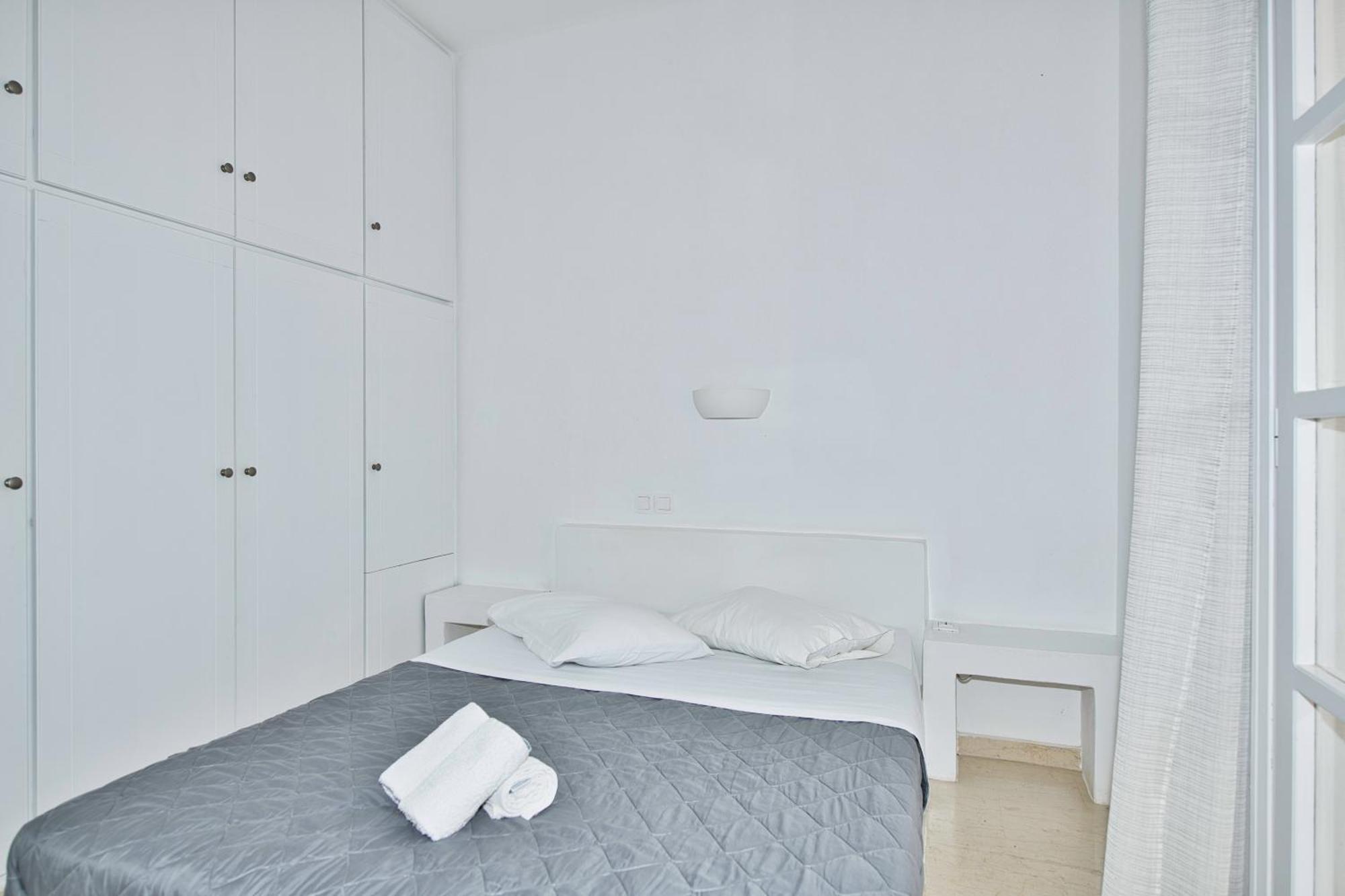 Ira Apartments Kamari  Bagian luar foto