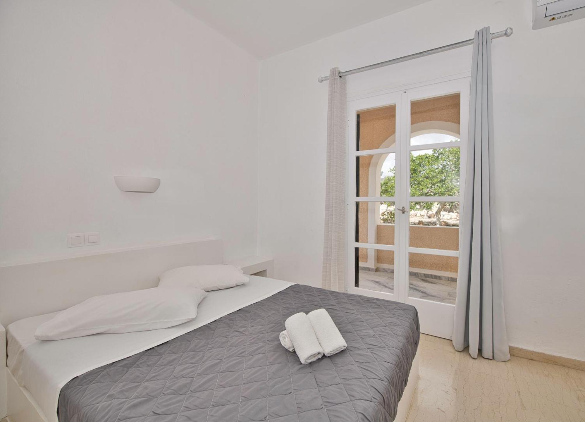 Ira Apartments Kamari  Bagian luar foto