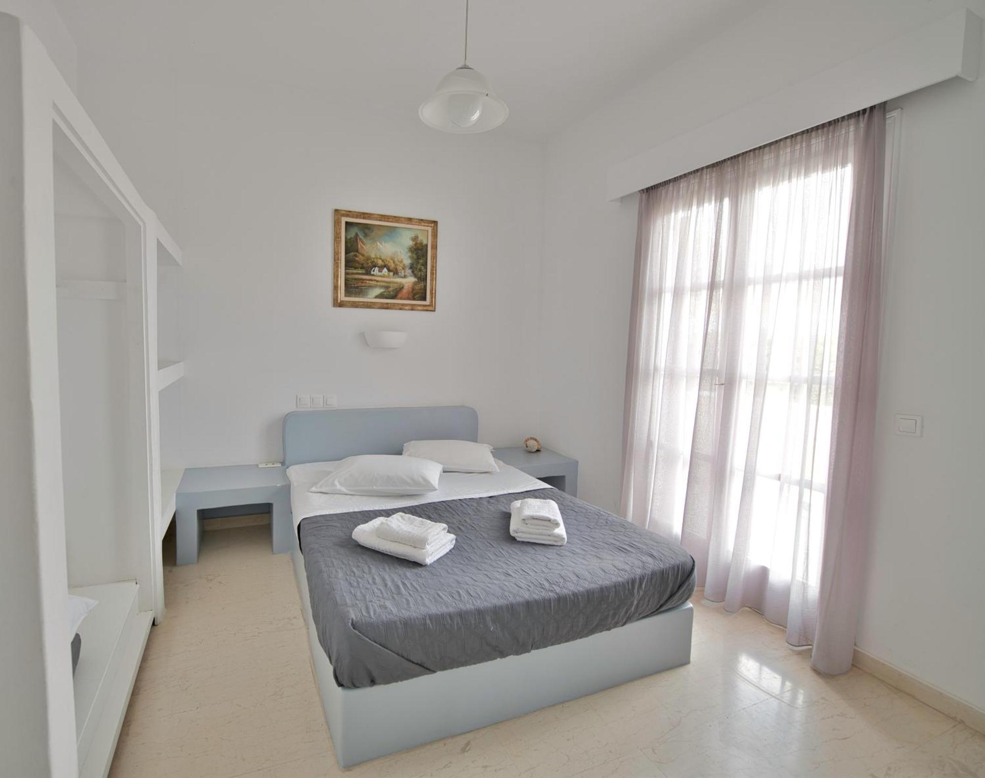Ira Apartments Kamari  Bagian luar foto