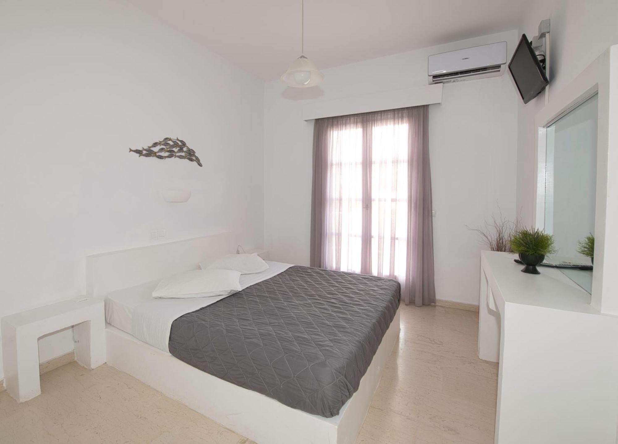Ira Apartments Kamari  Bagian luar foto