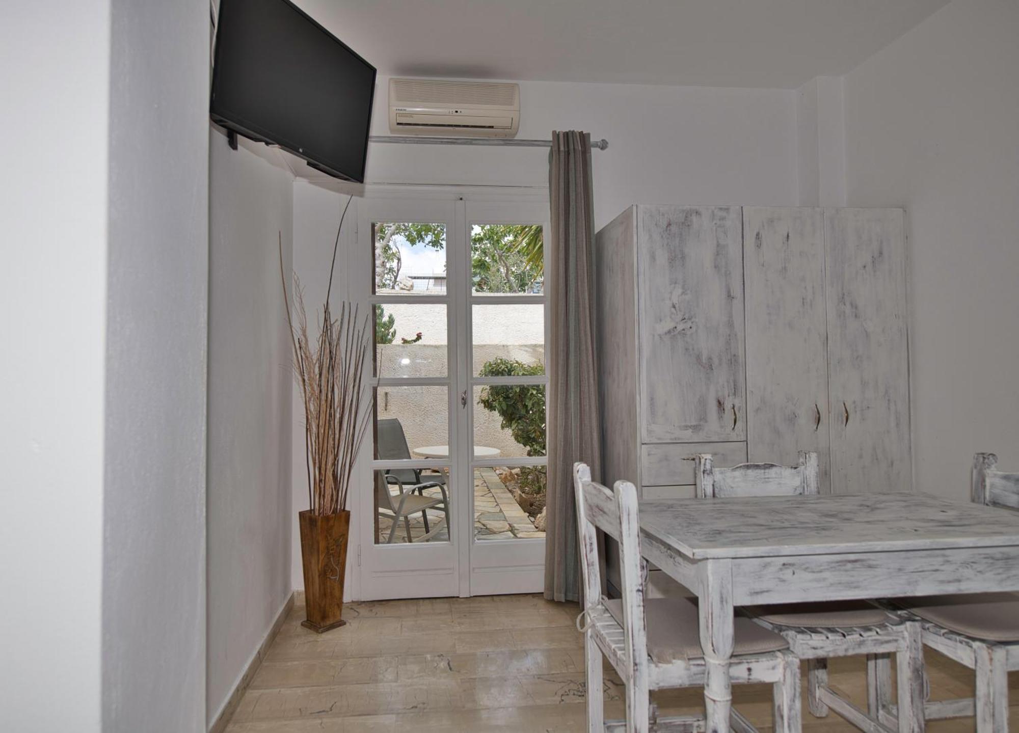 Ira Apartments Kamari  Bagian luar foto