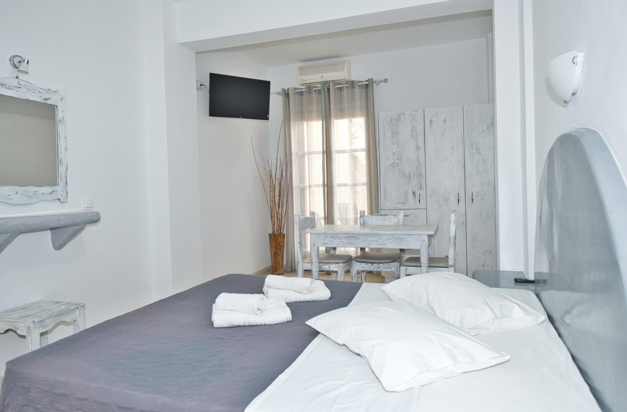 Ira Apartments Kamari  Bagian luar foto