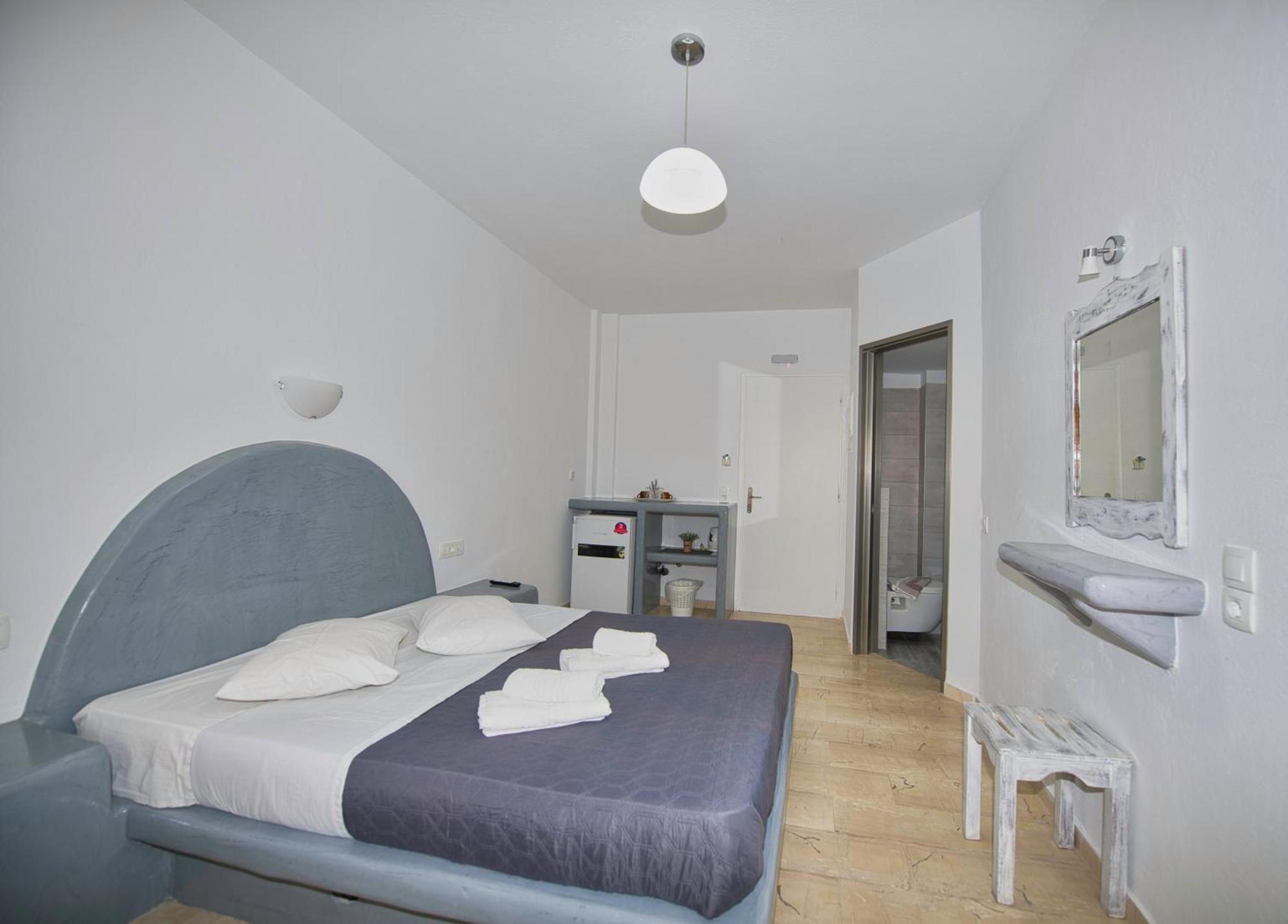 Ira Apartments Kamari  Bagian luar foto