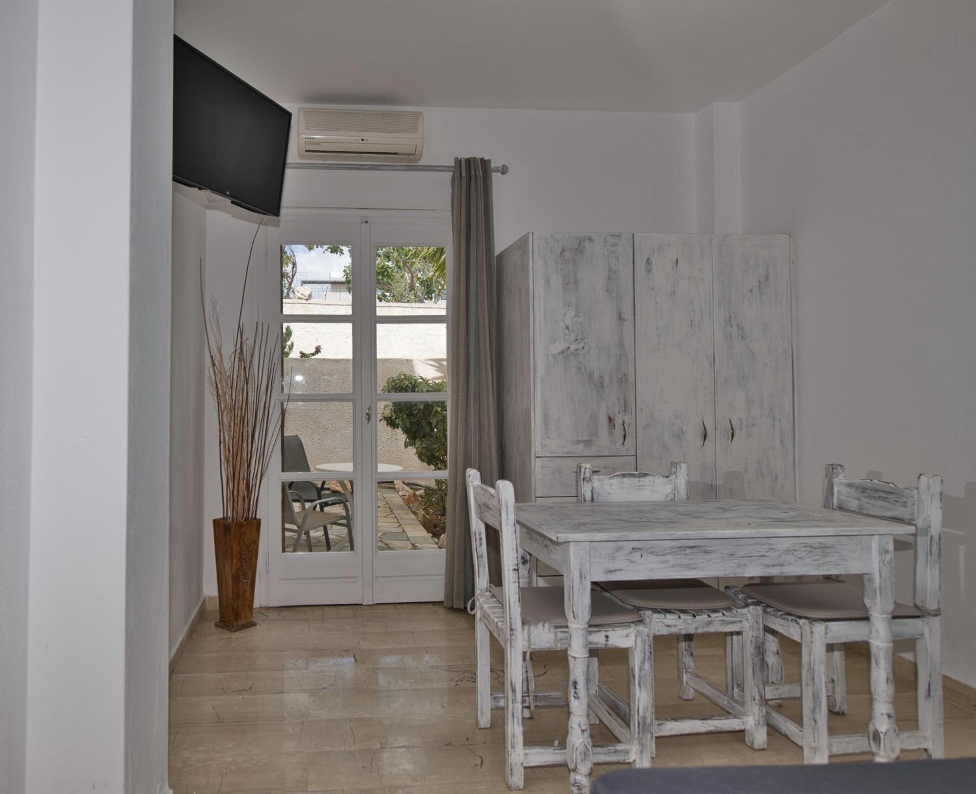Ira Apartments Kamari  Bagian luar foto
