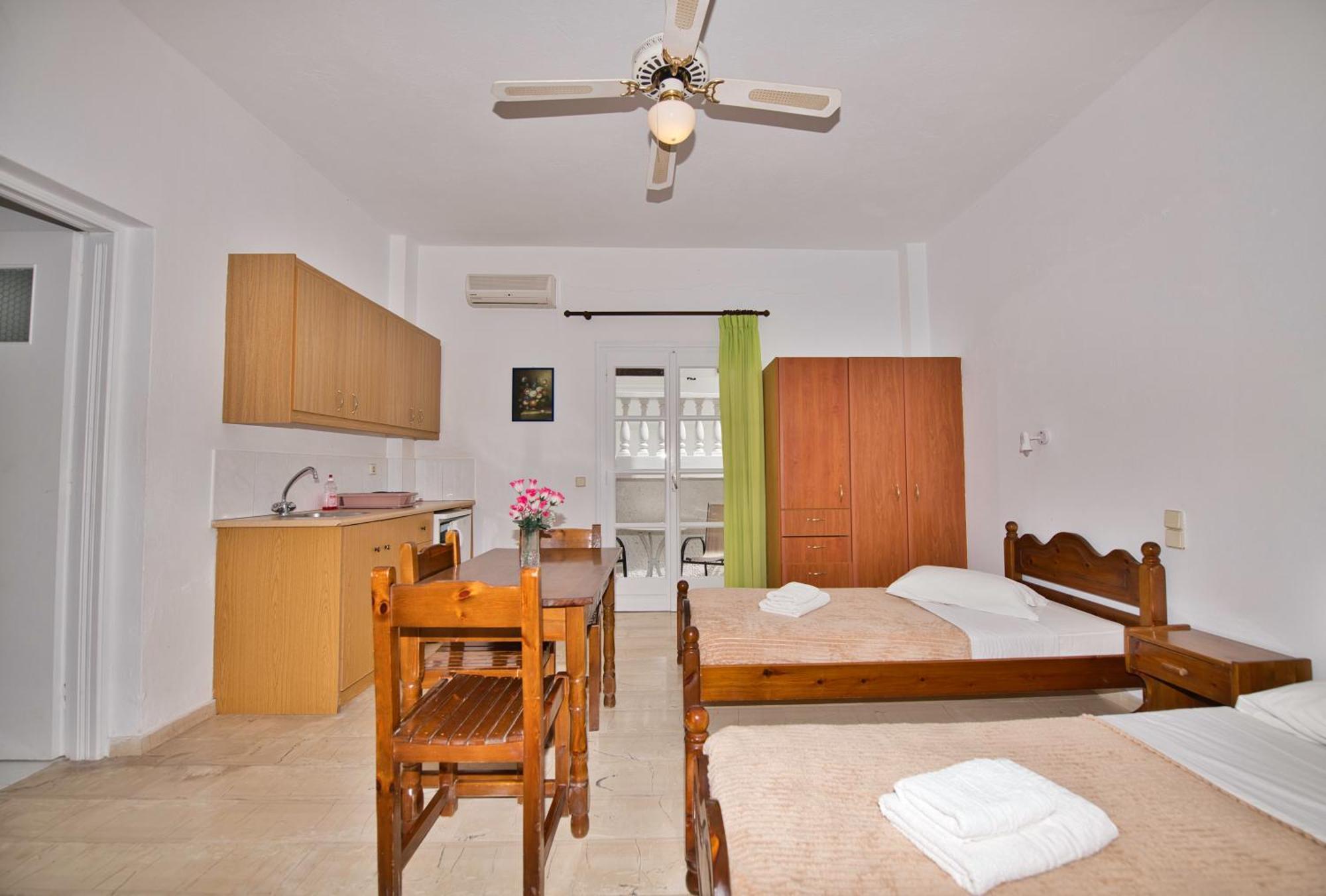 Ira Apartments Kamari  Bagian luar foto