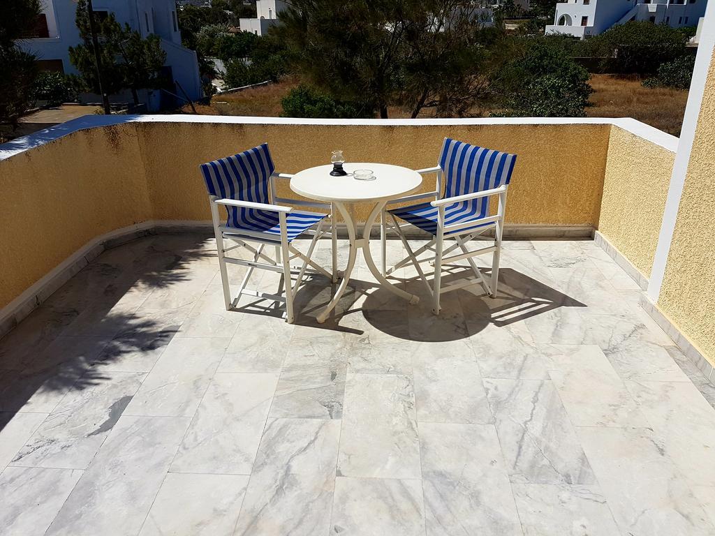 Ira Apartments Kamari  Bagian luar foto