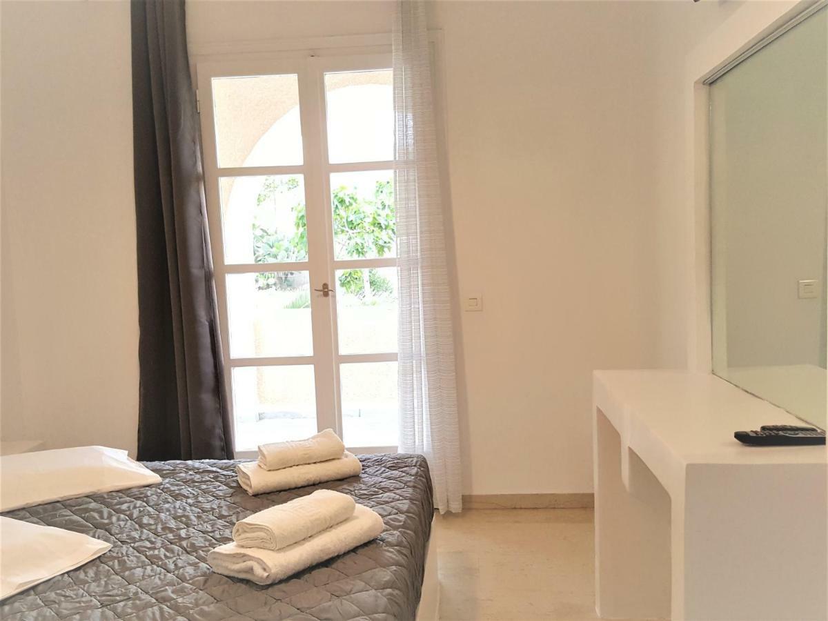 Ira Apartments Kamari  Bagian luar foto